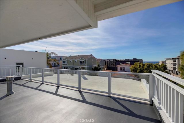1090 Loma Drive, Hermosa Beach, CA 90254