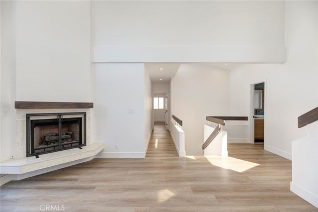 1090 Loma Drive, Hermosa Beach, CA 90254