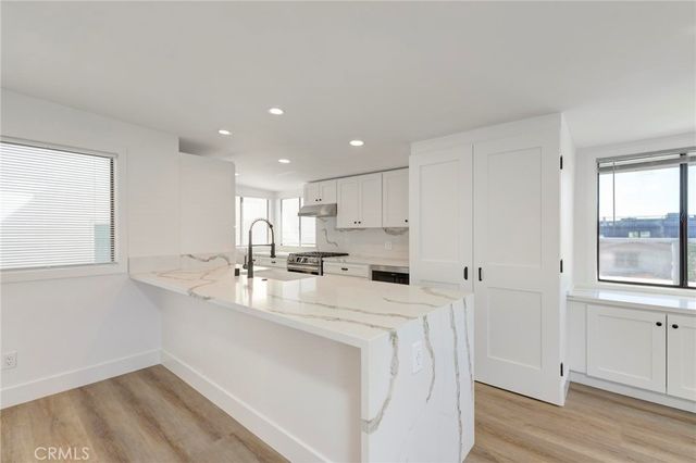 1090 Loma Drive, Hermosa Beach, CA 90254