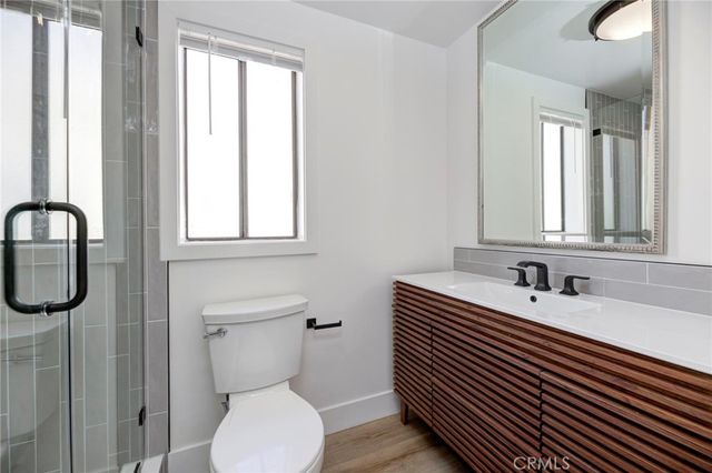 1090 Loma Drive, Hermosa Beach, CA 90254