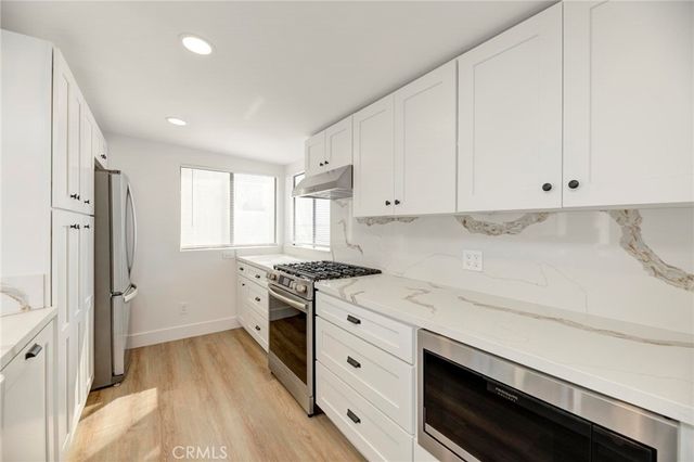 1090 Loma Drive, Hermosa Beach, CA 90254