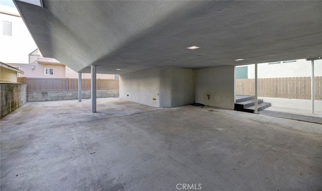 1090 Loma Drive, Hermosa Beach, CA 90254