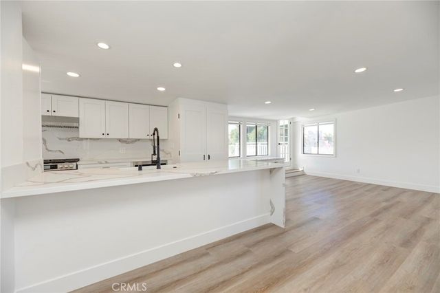 1090 Loma Drive, Hermosa Beach, CA 90254
