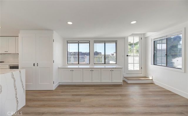 1090 Loma Drive, Hermosa Beach, CA 90254