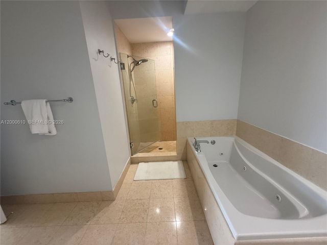 20000 E Country Club Dr PH09, Aventura, FL 33180