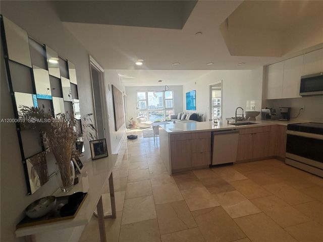 20000 E Country Club Dr PH09, Aventura, FL 33180