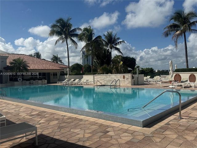 20000 E Country Club Dr PH09, Aventura, FL 33180