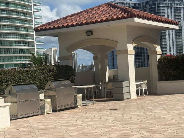 20000 E Country Club Dr PH09, Aventura, FL 33180