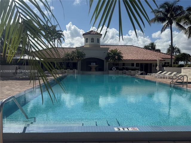 20000 E Country Club Dr PH09, Aventura, FL 33180