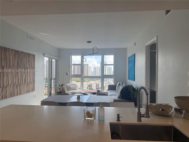 20000 E Country Club Dr PH09, Aventura, FL 33180