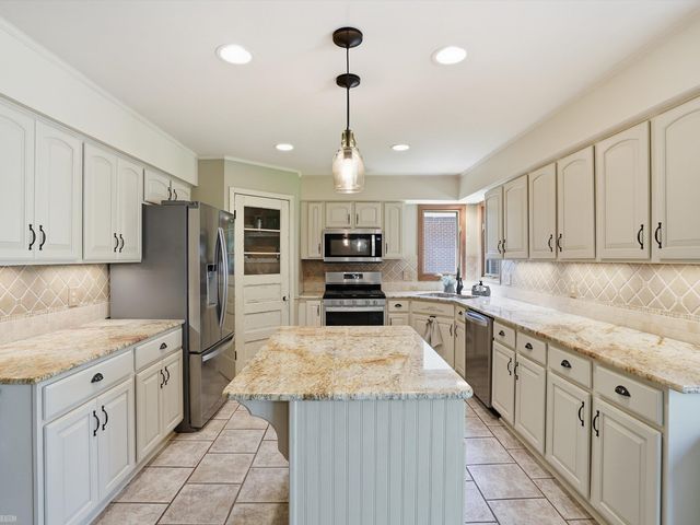 42199 Kyle Drive, Clinton Township, MI 48038