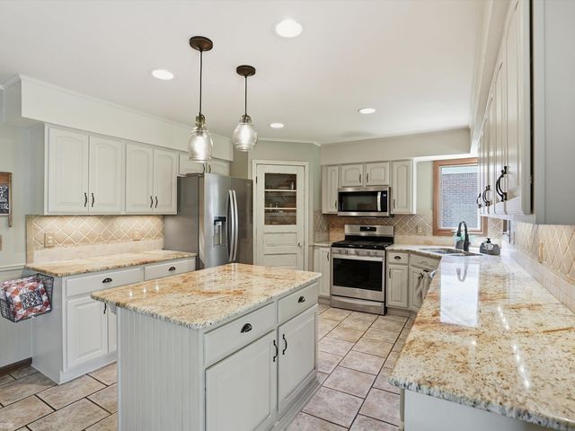 42199 Kyle Drive, Clinton Township, MI 48038