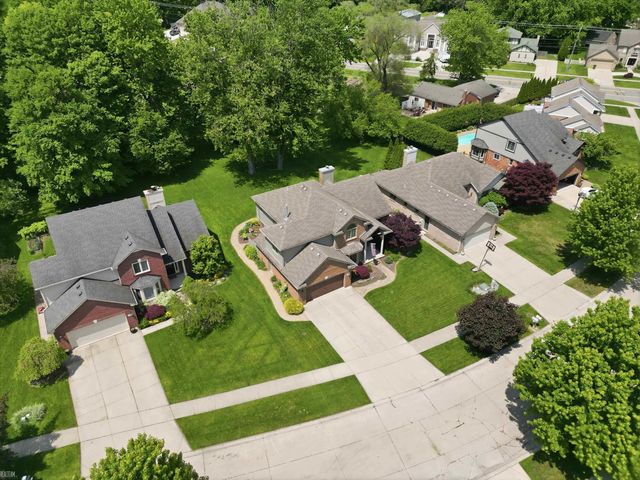 42199 Kyle Drive, Clinton Township, MI 48038