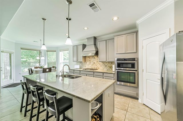170 Hearthshire Circle, The Woodlands, TX 77354