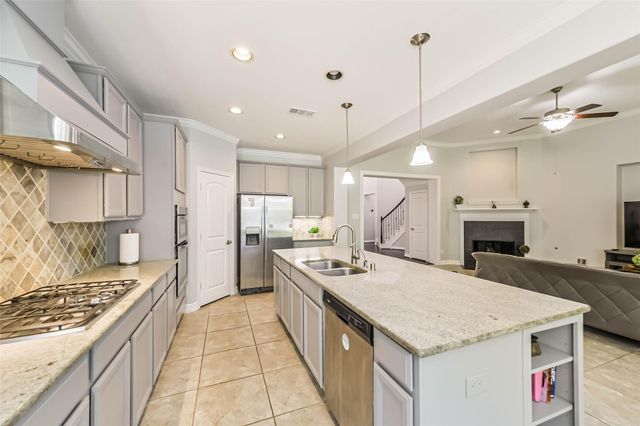 170 Hearthshire Circle, The Woodlands, TX 77354