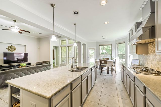170 Hearthshire Circle, The Woodlands, TX 77354