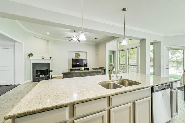 170 Hearthshire Circle, The Woodlands, TX 77354