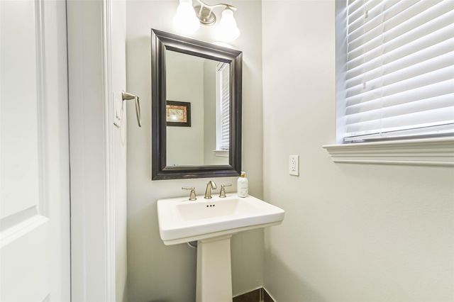 170 Hearthshire Circle, The Woodlands, TX 77354