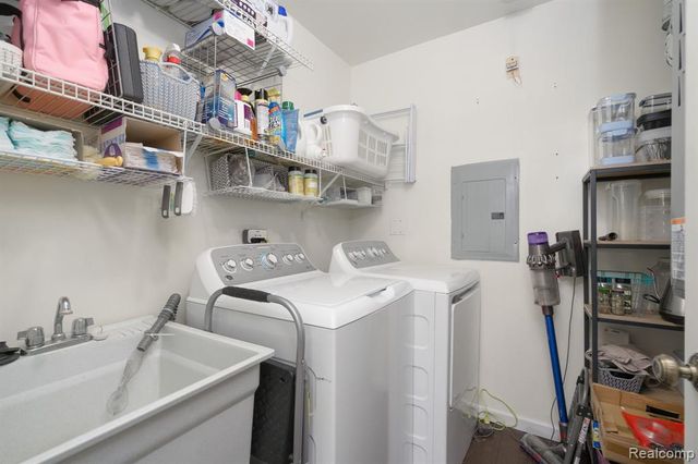 3019 Forest Creek Court, Ann Arbor, MI 48108