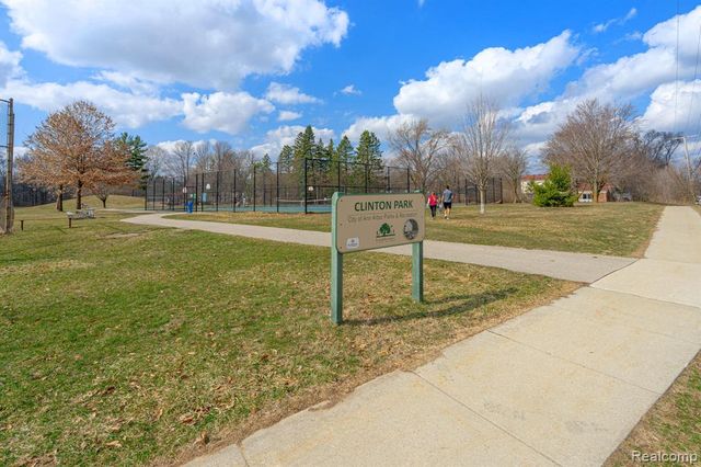 3019 Forest Creek Court, Ann Arbor, MI 48108