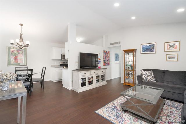 3019 Forest Creek Court, Ann Arbor, MI 48108