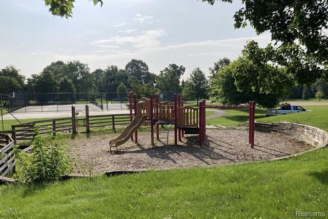 3019 Forest Creek Court, Ann Arbor, MI 48108