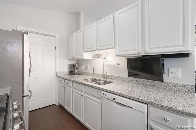 3019 Forest Creek Court, Ann Arbor, MI 48108