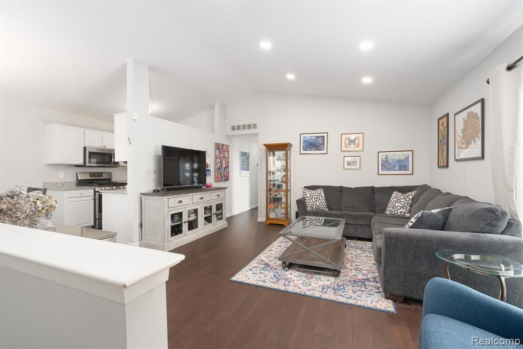 3019 Forest Creek Court, Ann Arbor, MI 48108