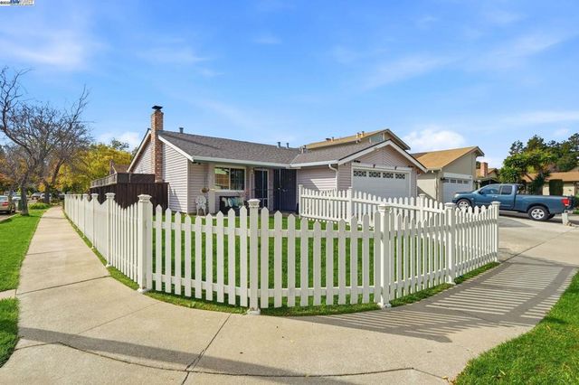34319 Chester Ct, Fremont, CA 94555