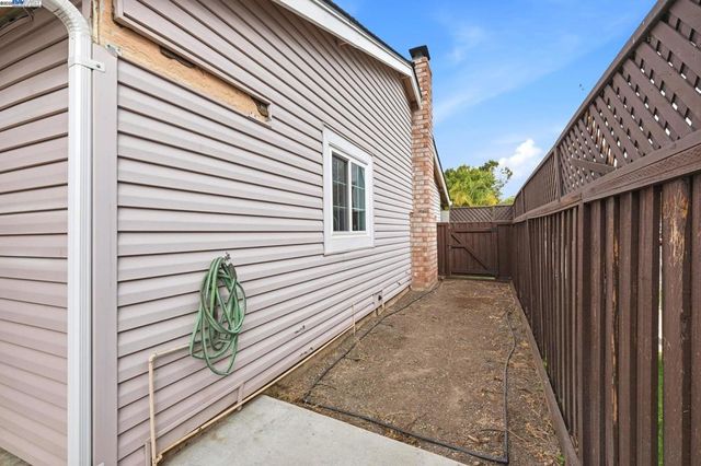 34319 Chester Ct, Fremont, CA 94555