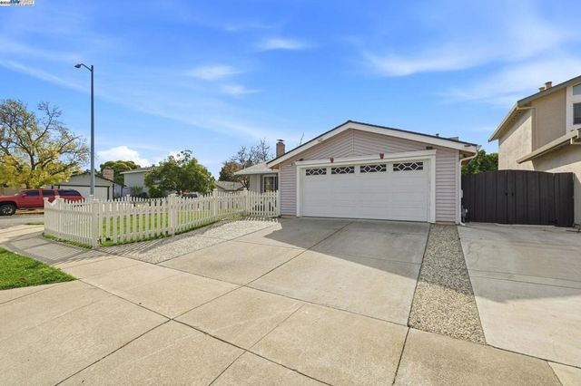 34319 Chester Ct, Fremont, CA 94555
