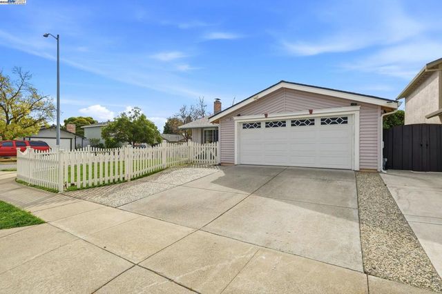 34319 Chester Ct, Fremont, CA 94555