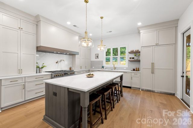 815 Manhasset Road, Charlotte, NC 28209