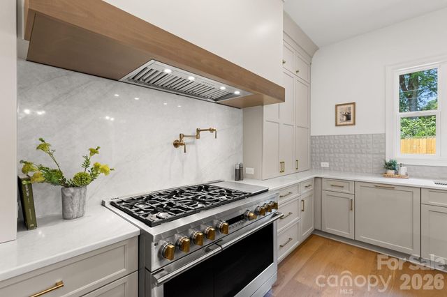 815 Manhasset Road, Charlotte, NC 28209
