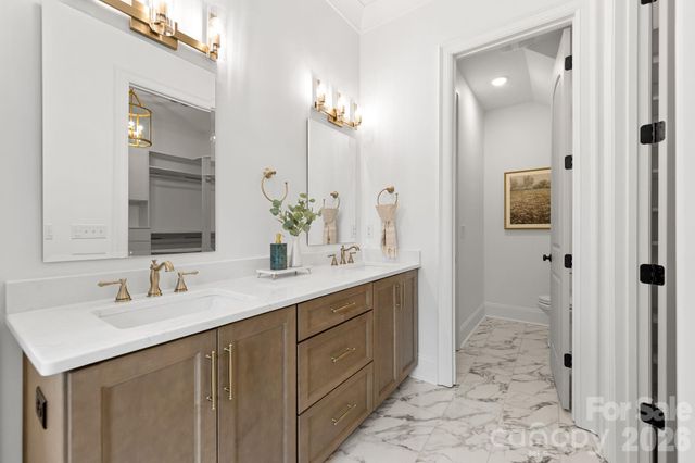 815 Manhasset Road, Charlotte, NC 28209