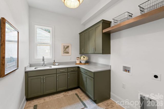 815 Manhasset Road, Charlotte, NC 28209