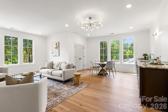 815 Manhasset Road, Charlotte, NC 28209