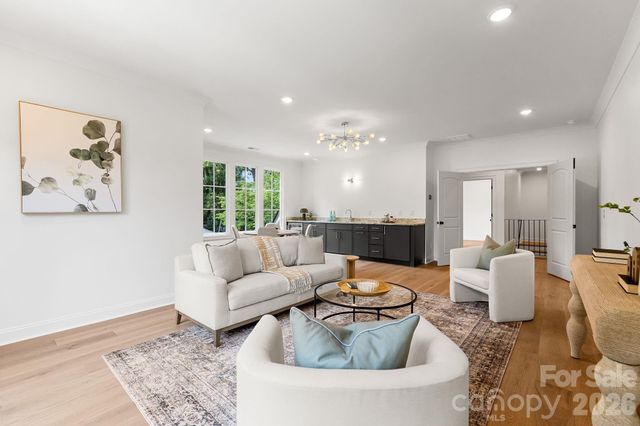 815 Manhasset Road, Charlotte, NC 28209