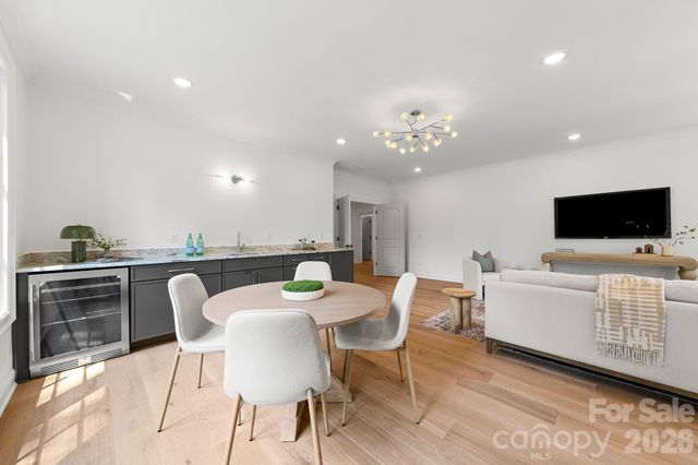 815 Manhasset Road, Charlotte, NC 28209