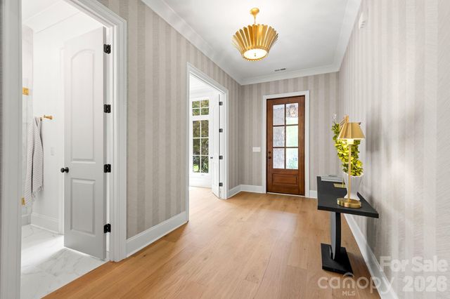 815 Manhasset Road, Charlotte, NC 28209