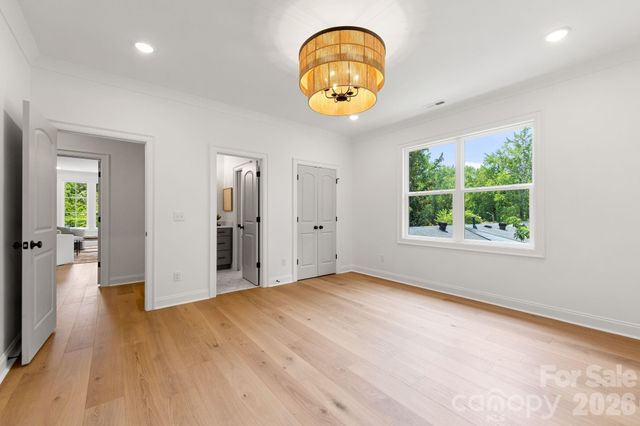 815 Manhasset Road, Charlotte, NC 28209