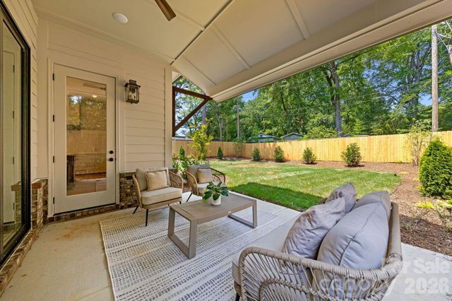 815 Manhasset Road, Charlotte, NC 28209