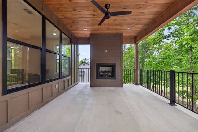 36 Baltanas Way, Hot Springs Village, AR 71909