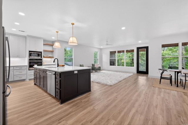 36 Baltanas Way, Hot Springs Village, AR 71909