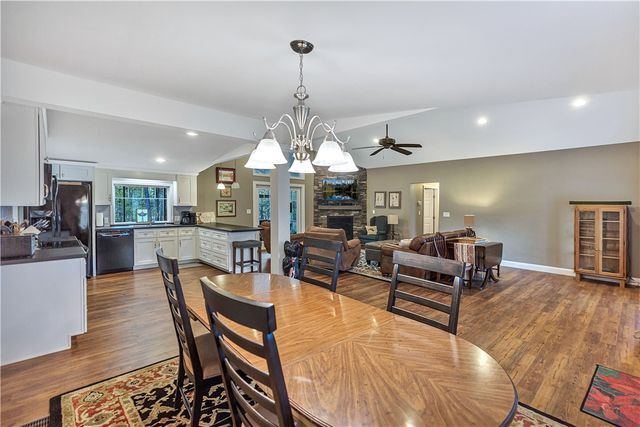 119 Crosby Drive, Fair Play, SC 29643