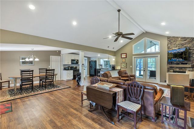 119 Crosby Drive, Fair Play, SC 29643