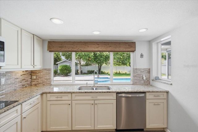 13101 BURNES LAKE DRIVE, Tampa, FL 33612