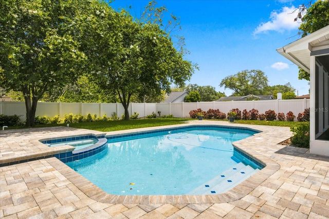 13101 BURNES LAKE DRIVE, Tampa, FL 33612