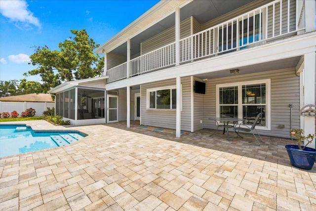 13101 BURNES LAKE DRIVE, Tampa, FL 33612