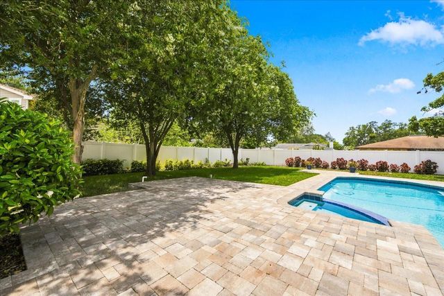 13101 BURNES LAKE DRIVE, Tampa, FL 33612